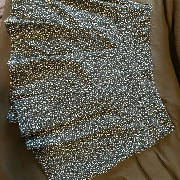 Two piece set - Picture 5 of 5